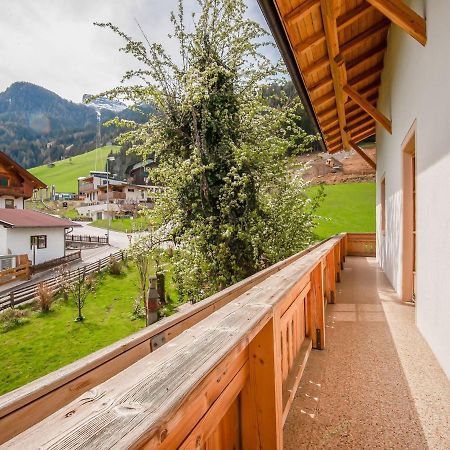 Attractive Apartment In Hainzenberg With Ski Room Exterior foto